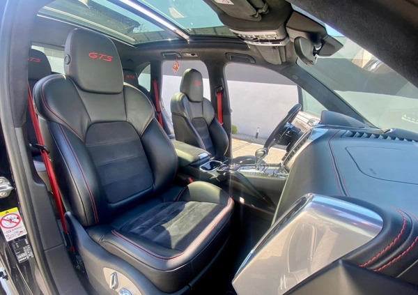 Porsche Cayenne cena 215200 przebieg: 166000, rok produkcji 2015 z Łódź małe 781